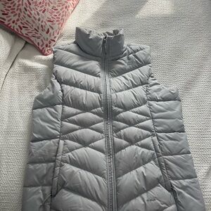 The North Face 550 Women’s Vest in Light Grey